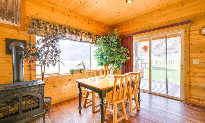 Salmon Casa | Pet-Friendly Idaho Home on the Salmon River!
