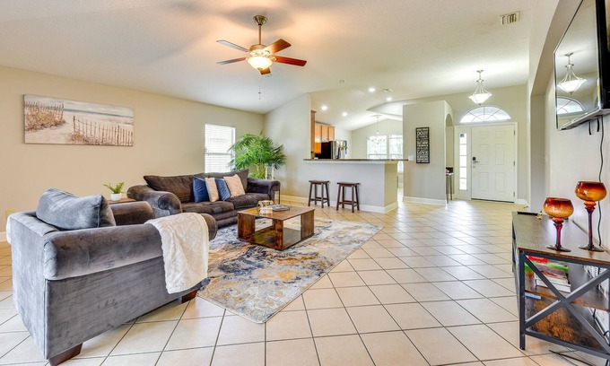 Northside Casa | Pet-Friendly Jacksonville Home Rental w/ Lanai!