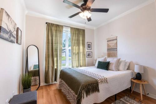 Tyler Casa | Pet Friendly, King Bed, Fire Pit