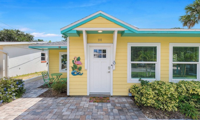 New Smyrna Beach Casa | ☀️ Pet Friendly - Lemon Drop☀️