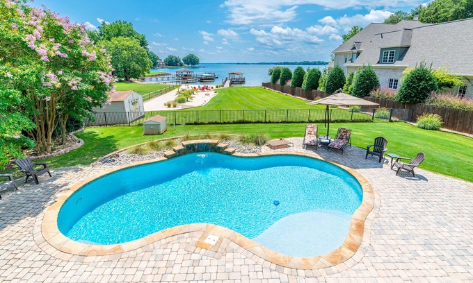 Mount Mourne Casa | Pet Friendly Lake Home! Pool, Hot Tub & Sandy Beach! August Dates ON SALE NOW!