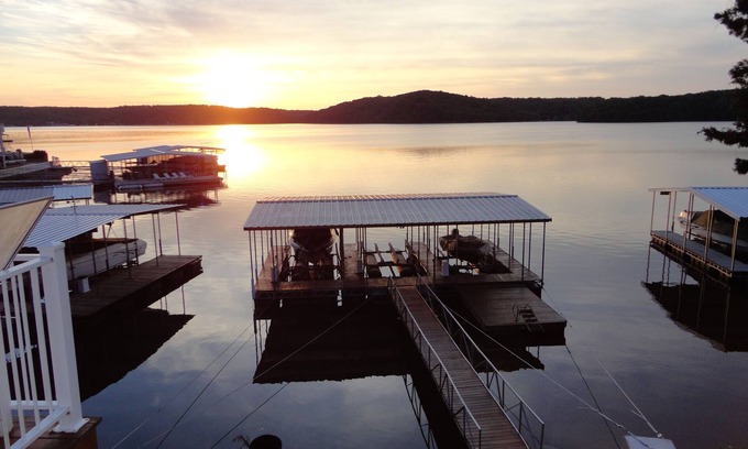 Gravois Mills Casa | ¡Mascota amigable! Lake Home con barco / muelle de natación en el brazo de Gravois