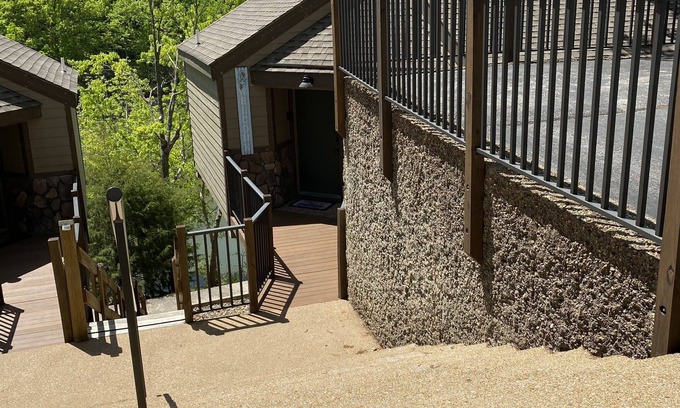 Osage Beach Casa | Pet Friendly Lakefront Villa in the Heart of Osage Beach & 10' x 30' Boat Slip