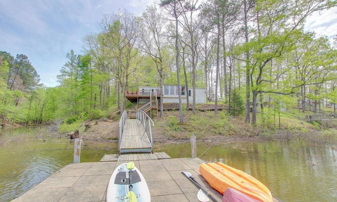 Crane Hill Casa | Pet Friendly! Lakefront - Crooked Creek Retreat