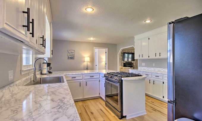 Waterloo Casa | Pet-Friendly Lakefront Retreat w/ Deck & Dock