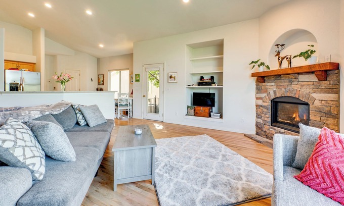 Longmont Casa | Pet-Friendly Longmont Home w/McIntosh Lake Access