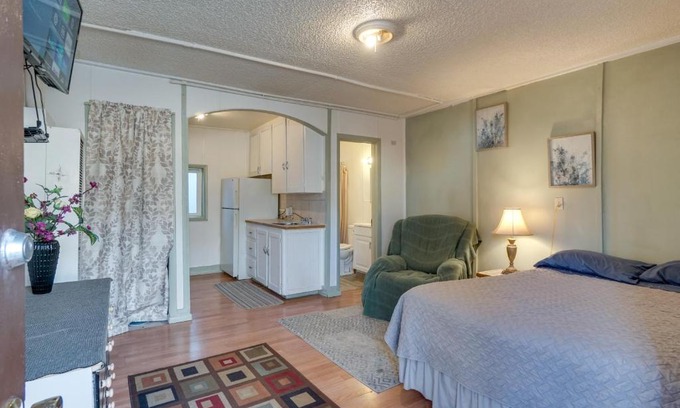 Loveland Apartamento | Pet-Friendly Loveland Studio Near Boyd Lake!