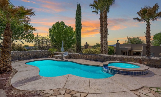Las Cruces Casa | Pet Friendly Luxury Retreat W/ Heated Pool & Spa