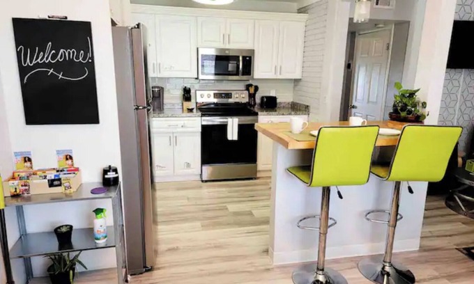 Oakford Park Apartamento | Pet friendly! Mins to airport, downtown, sports