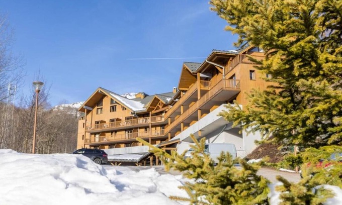 Les Bottieres Casa | Pet-Friendly Mountain Haven Near Sybelles Ski & Parks | Indoor Pool & Sauna