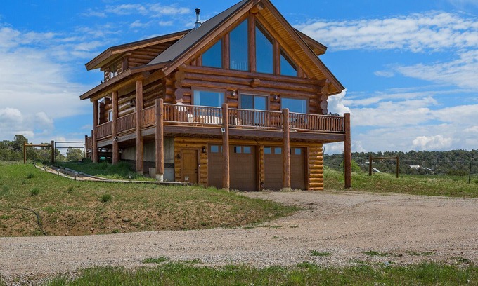 Sundance Hills Casa | Pet Friendly Modern Cabin - 15 Minutes from Durango - Deck/Fire Pit and Views