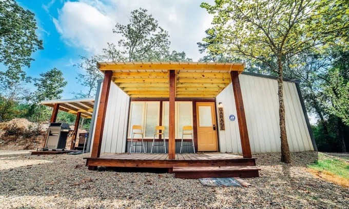 Broken Bow Cabina | ☀️Pet friendly! 🌲New Cabin, Hot Tub, 🔥Pit, Grill