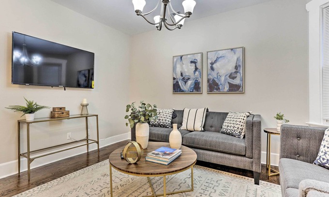 Weequahic Casa | Pet-Friendly Newark Townhome Near Airport!