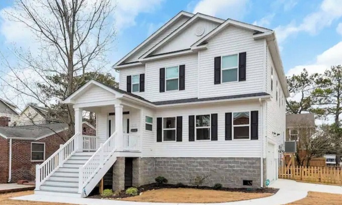 East Ocean View Casa | Pet Friendly; Newly Built; 1 Block to the Beach