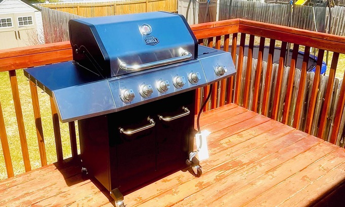 West Fargo Casa | Pet-Friendly North Dakota Escape w/ Fenced-In Yard