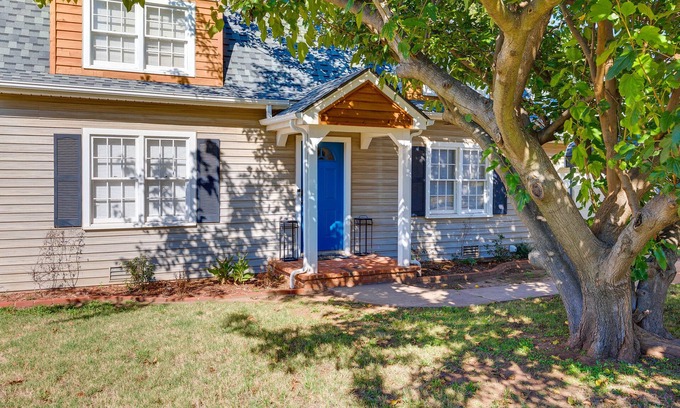 Central Oklahoma City Cabaña | Pet-friendly Oklahoma City Home w/ Patio!