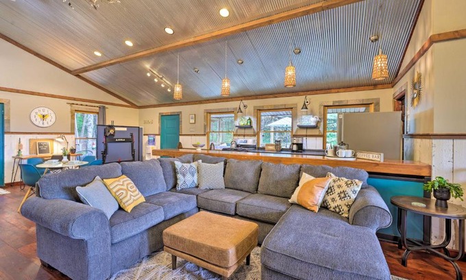 Fremont County Casa | Pet-Friendly Outdoor Paradise with Grill, Decks