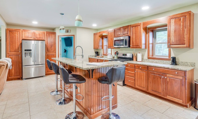 Bloomfield Township Casa | Pet-Friendly Pennsylvania Home - Pond, Deck & Bar!