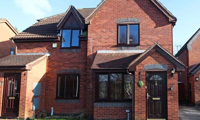 Chester Casa | The Barwoods - Modern Spacious Home in Chester - Parking