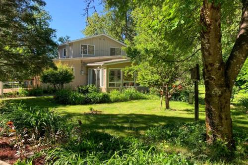 Shoshone County Casa | Pet-Friendly Pinehurst Home Hike, Bike and Ski!