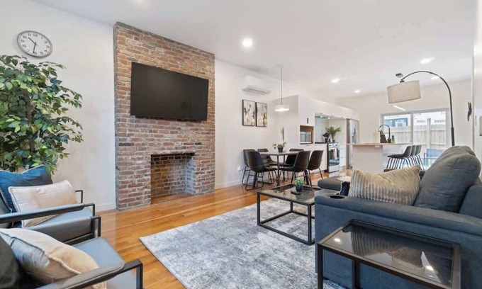 Mexican War Streets Casa | Pet-Friendly Pittsburgh House: 3BR, Yard