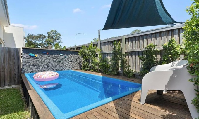 Maroochydore Casa | Pet Friendly, Pool and More in Maroochydore