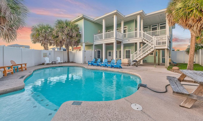 Safe Harbor Casa | Pet friendly, Private pool, EV charger