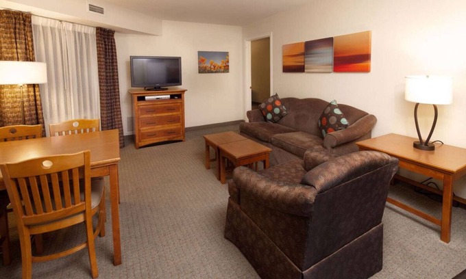 Las Colinas Apartamento | Pet-friendly Property! w/ Pool and Parking, Near Parmenter Gazebo Garden