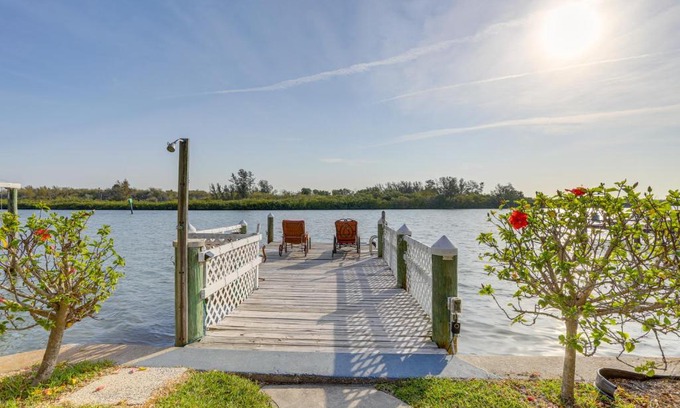 Sunset Reef Casa | Pet-Friendly Redington Shores Home with On-Site Dock