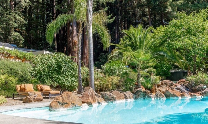 Los Gatos Casa | Villa Bacara - Redwood Retreat with pool