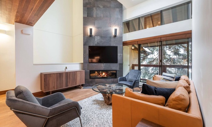 Blackcomb Condominio | Pet friendly | Renovated | Free parking | Spacious