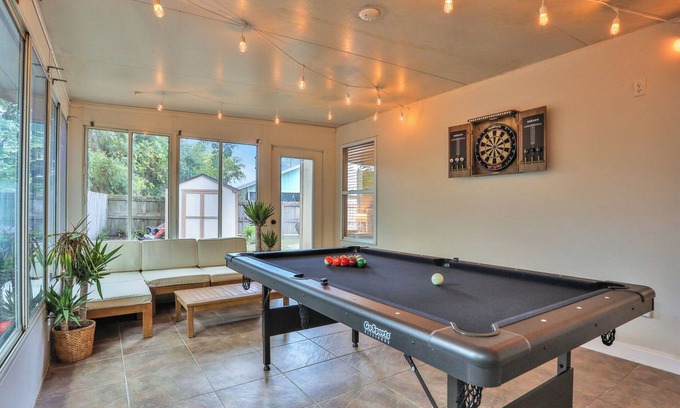 Golden Glades - The Woods Casa | Pet-Friendly Rental, Pool Table, 7 Min to Mayo Clinic!