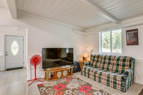 Baldwin Casa | Pet-Friendly Retreat Over 3 Acres in Baldwin!