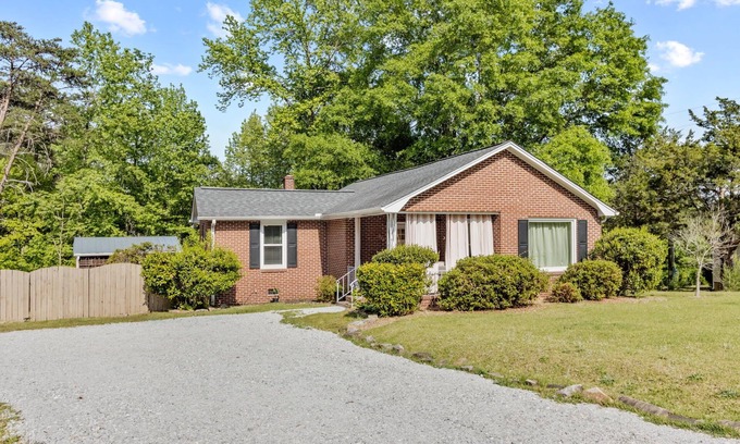 Greenville - Spartanburg Casa | Pet-Friendly Retreat: Porch, Fire Pit, Workspace