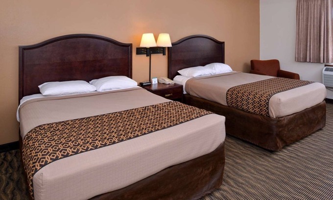 Atlantic Hotel | Pet-Friendly Room w/ BBQ Grill and Complimentary Breakfast Near Downtown