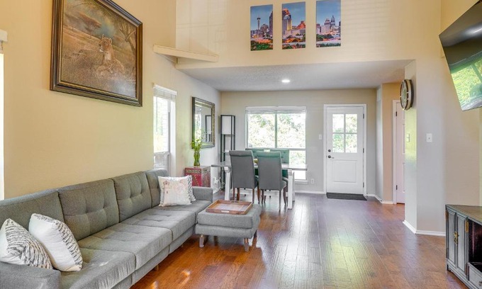 Great Northwest Casa | Pet-Friendly San Antonio Retreat with Private Yard!