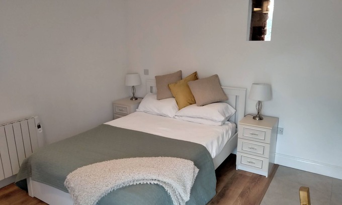 Crossabeg Apartamento | Pet Friendly Secluded Studio Apartment - The Oak