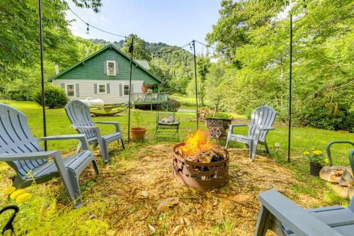 Clyde Casa | Pet-Friendly Smoky Mountain Getaway with Fire Pit!