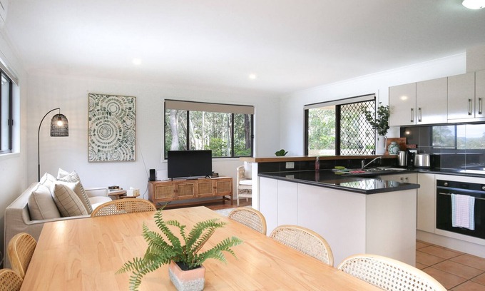 Long Beach Casa | Pet Friendly Spacious Family House Near the Beach