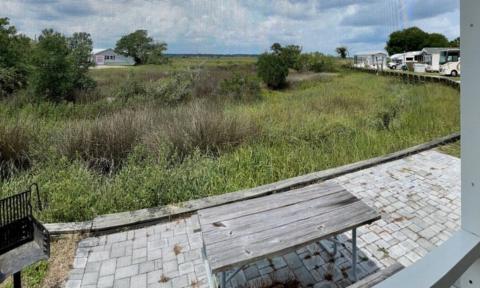 St. Augustine Beach Cabaña | Pet Friendly St. Augustine Cottage - Just 2 blocks from the beach!