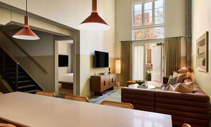 Yamacraw Village Apartamento | Pet-Friendly Stay + Pool & Bike Rentals