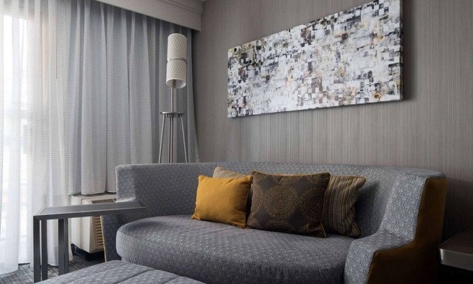 Pleasant Hill Hotel | Pet Friendly Suites Close to The Mission District & Downtown! w/ Self Parking!