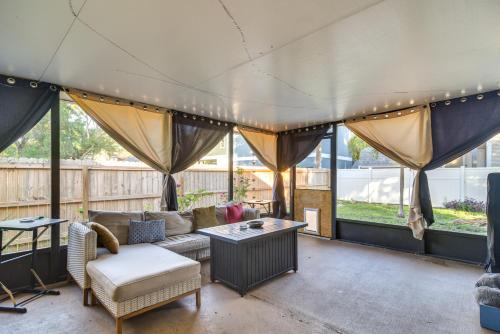 Oldsmar Casa | Pet-Friendly Tampa Bay Getaway Walk to the Water!