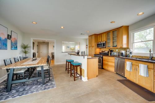 Llano Casa | Pet-Friendly Texas Retreat with Deck and Gas Grill!