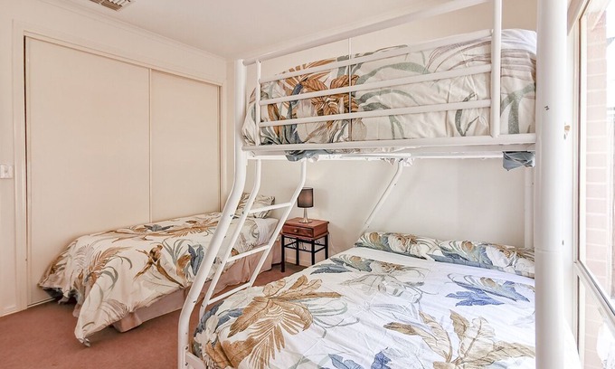 Mildura Casa | Pet friendly townhouse in a quiet location, fully enclosed back and side yard.