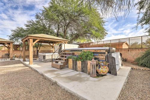 Tucson Casa | Pet-Friendly Tucson Casita Shared Hot Tub and Patio