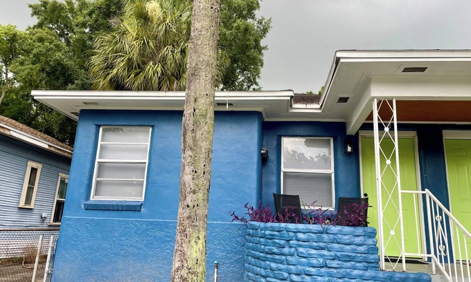 Ybor City Casa | Pet Friendly! TWO KING SIZE BEDS, Fire Stick - Sunshine Bay Retreat Awaits!!