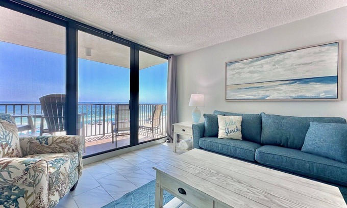 Thomas Drive Condominio | Pet Friendly 20lbs or Under! Beach Front! PW509