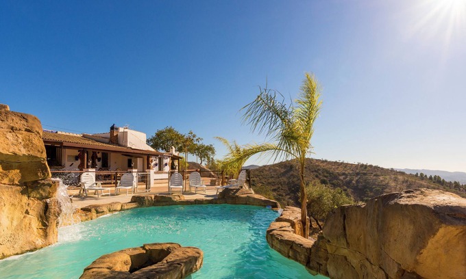 Almogia Casa | Casa de vacaciones "Miramar" que admite mascotas con jardín, piscina privada, terraza y Wi-Fi