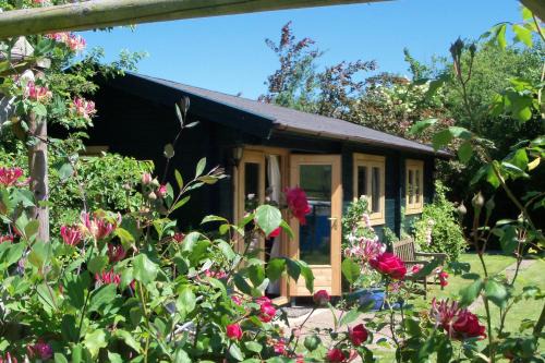 Croscombe Casa | Pet Friendly - Walkers Paradise - South Facing